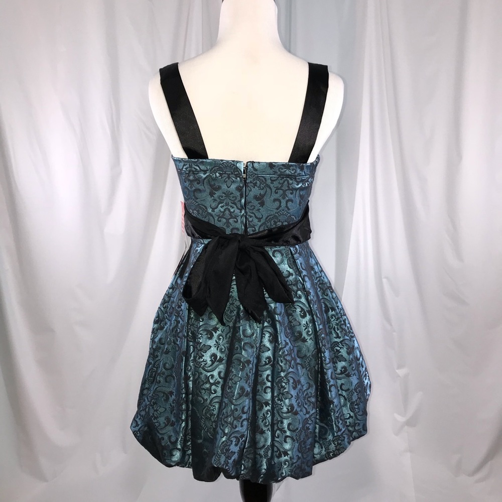 Speechless | Junior Floral Bow Ruffle Dress Size 3 - Picture 3 of 5